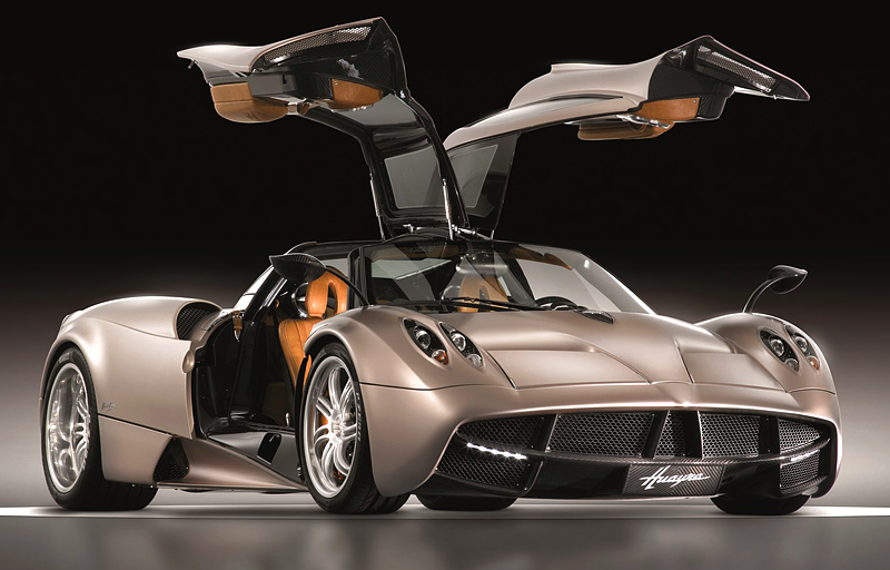 2011-pagani-huayra-12.jpg