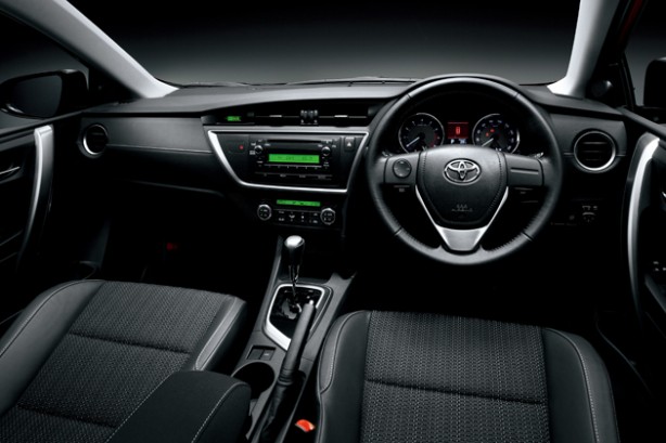 2013-Toyota-Corolla-Auris-Photo-10-614x409.jpg
