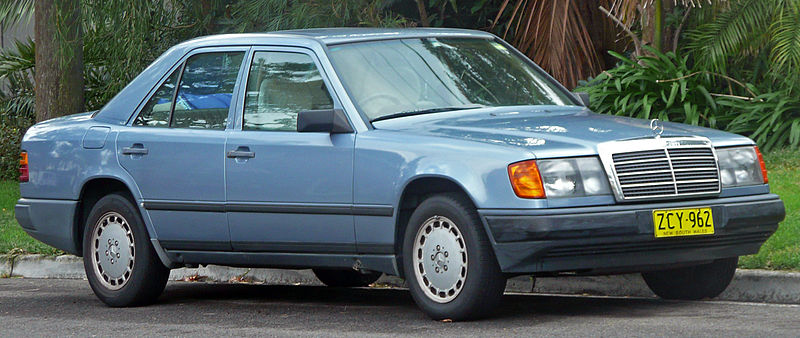 800px-1986-1989_Mercedes-Benz_300_E_(W12