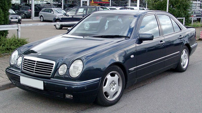 800px-Mercedes-Benz_W210_front_20080809.