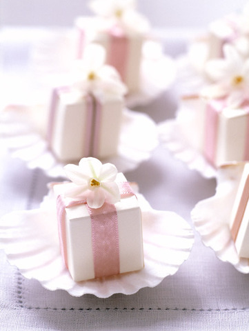 Sarah_Kaye_Polly_Wreford6_small_gifts.jp