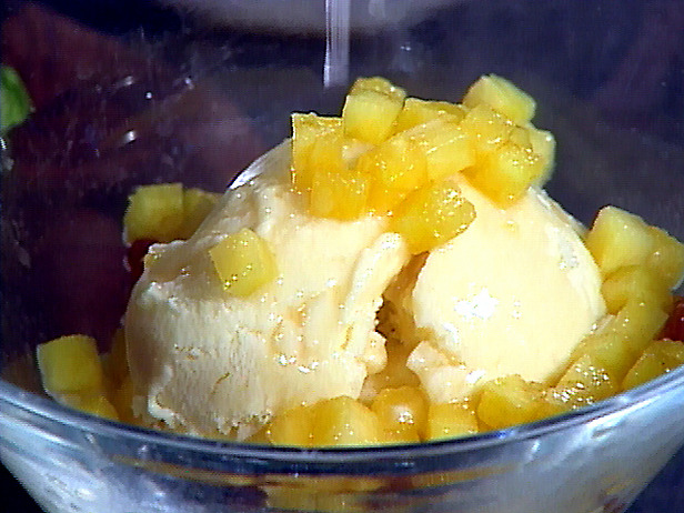ee2d20_pineapples_ice_cream1_lg.jpg