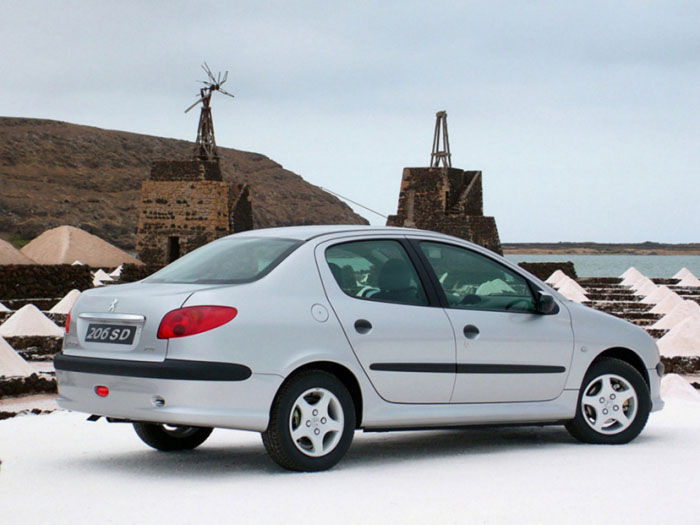 peugeot-206-sedan-04.jpg