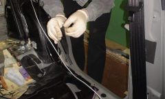 Отслаиваем защитную плёнку