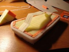 Приклееваем ручку (что немаловажно) и обклееваем самоклейкой  поролоном