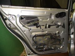 на задние двери не хватило матерьяла