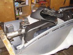 Все пластмассовые части в салоне проклеиваються антискрипом