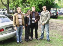 Бориспіль. Припаркувались в скверику